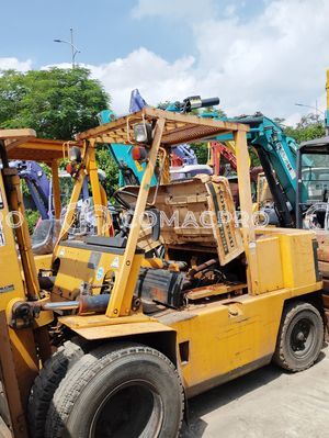 Xe nâng dầu KOMATSU FD35-4