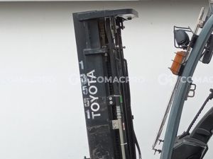 Xe nâng dầu TOYOTA 62-8FD25 - 2021