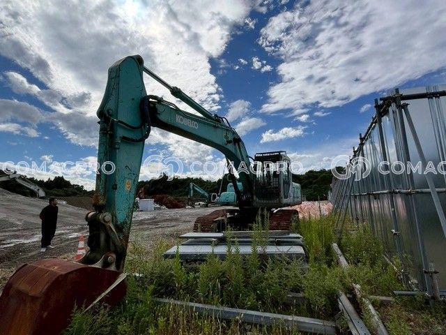 Máy xúc bánh xích KOBELCO SK200LC-6E - 2004