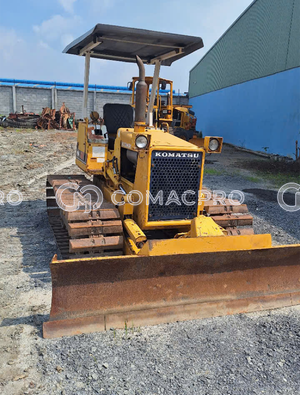 Xe ủi KOMATSU D20P-6 - 2001