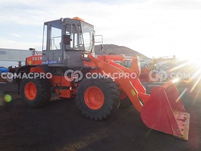 Máy xúc lật HITACHI LX80-7 - 2001