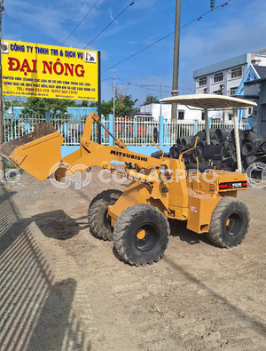 Máy xúc lật MITSUBISHI WS200 - 2001