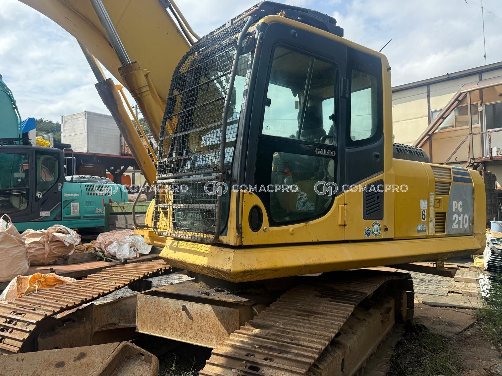 Máy xúc bánh xích KOMATSU PC210-8 - 2006