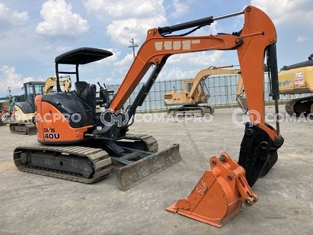2013-年HITACHI ZX40U-5A 小型挖掘机- CoMacPro
