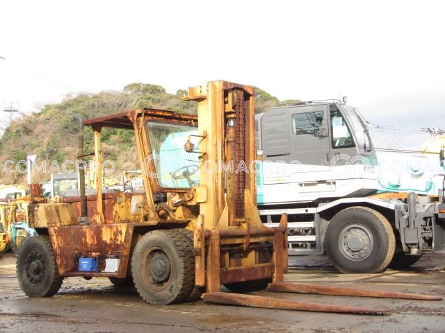 Xe nâng dầu TCM FD100Z