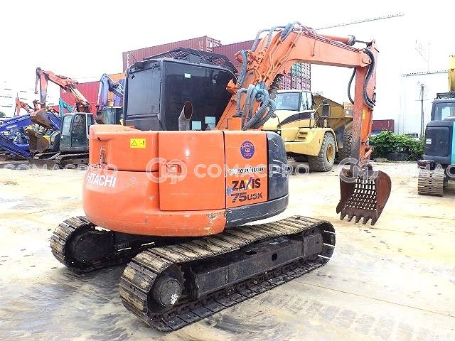 2017-年HITACHI ZX75USK-5B 小型挖掘机- CoMacPro