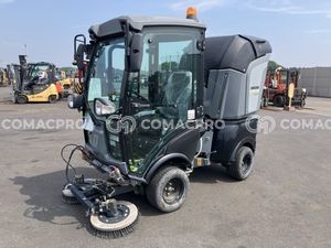 Xe quét rác KARCHER MC50 - 2018