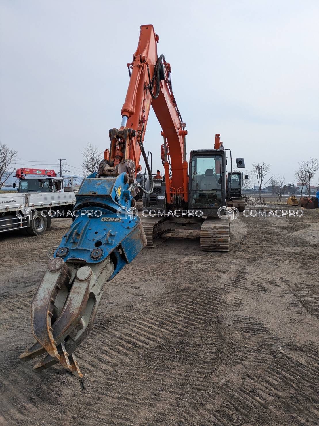 Máy xúc bánh xích HITACHI ZX135US-5B
