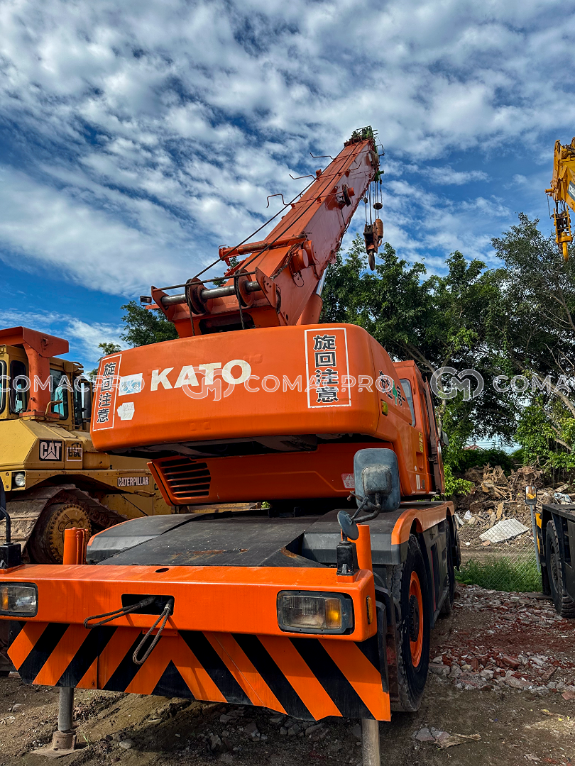 Cẩu lốp KATO KR25H - 1999