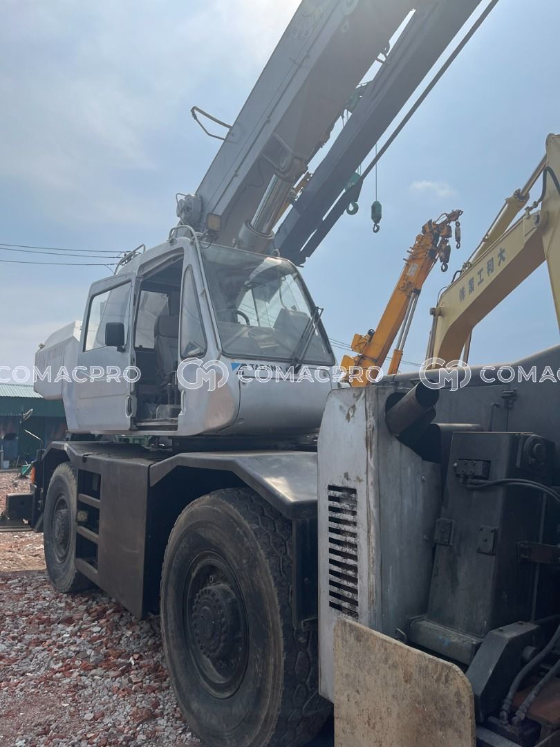 Cẩu lốp Tadano TR‑250M