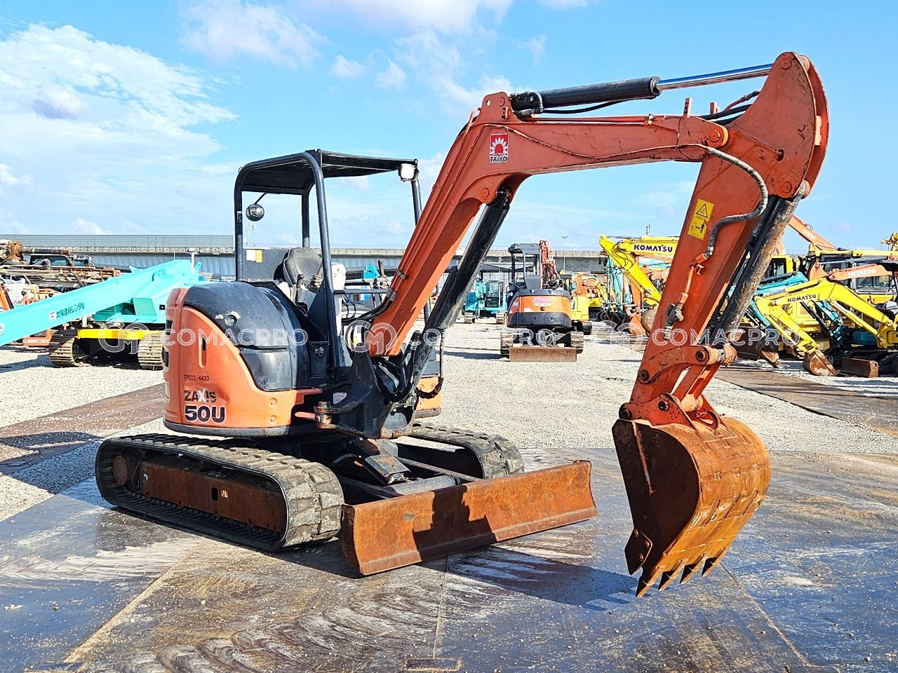 2015-年HITACHI ZX50U-5A 小型挖掘机- CoMacPro