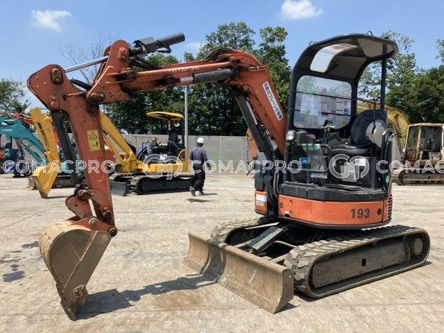 Máy xúc mini HITACHI ZX30UR-3 - 2014