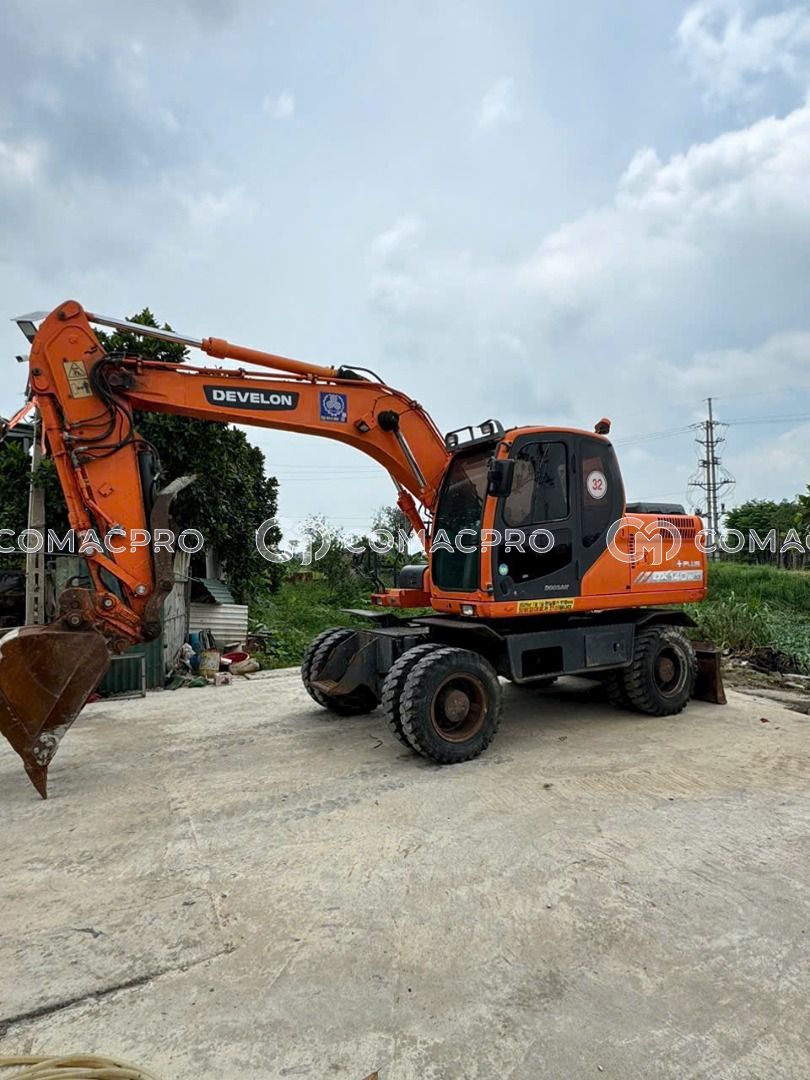 Máy xúc bánh lốp DOOSAN DX140 PLUS + - 2014