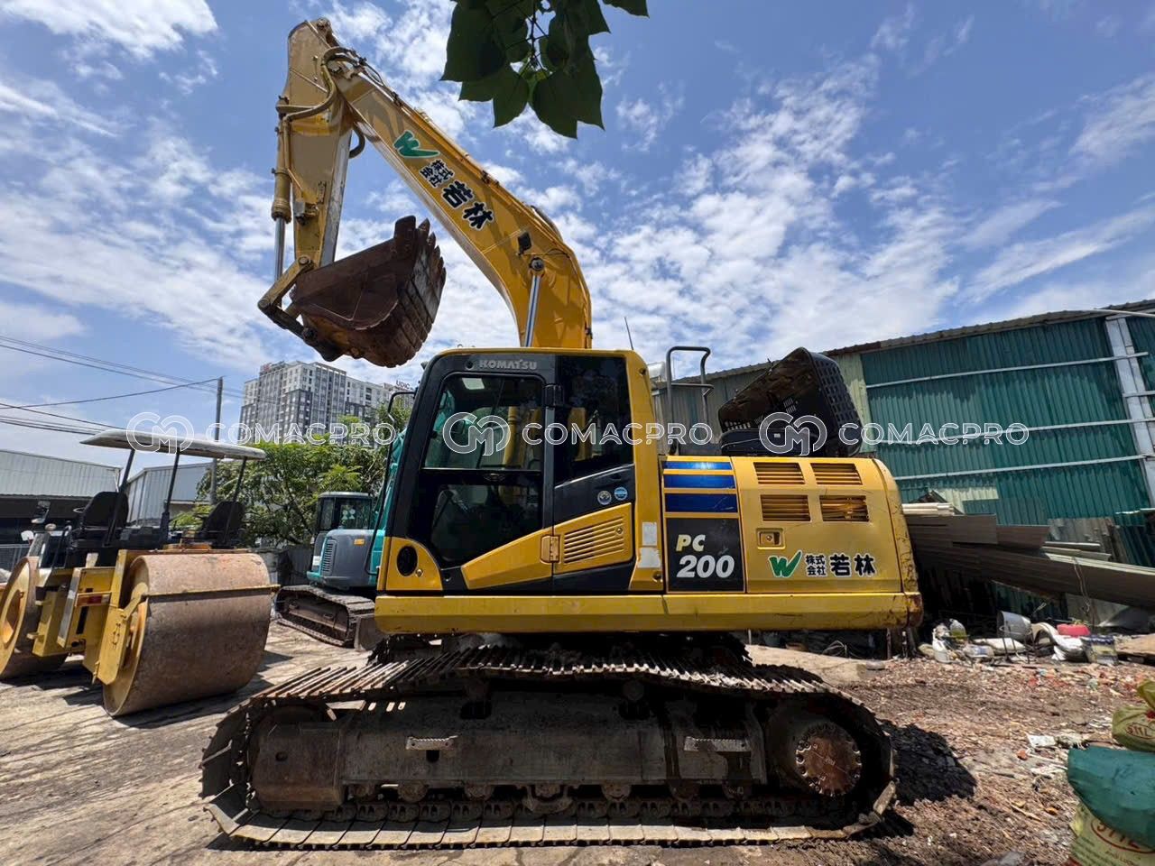 Máy xúc bánh xích KOMATSU PC200-10 - 2012