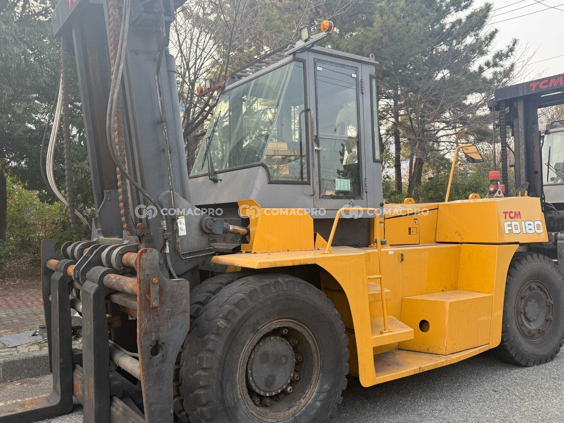 Xe nâng dầu TCM FD180-2 - 2008