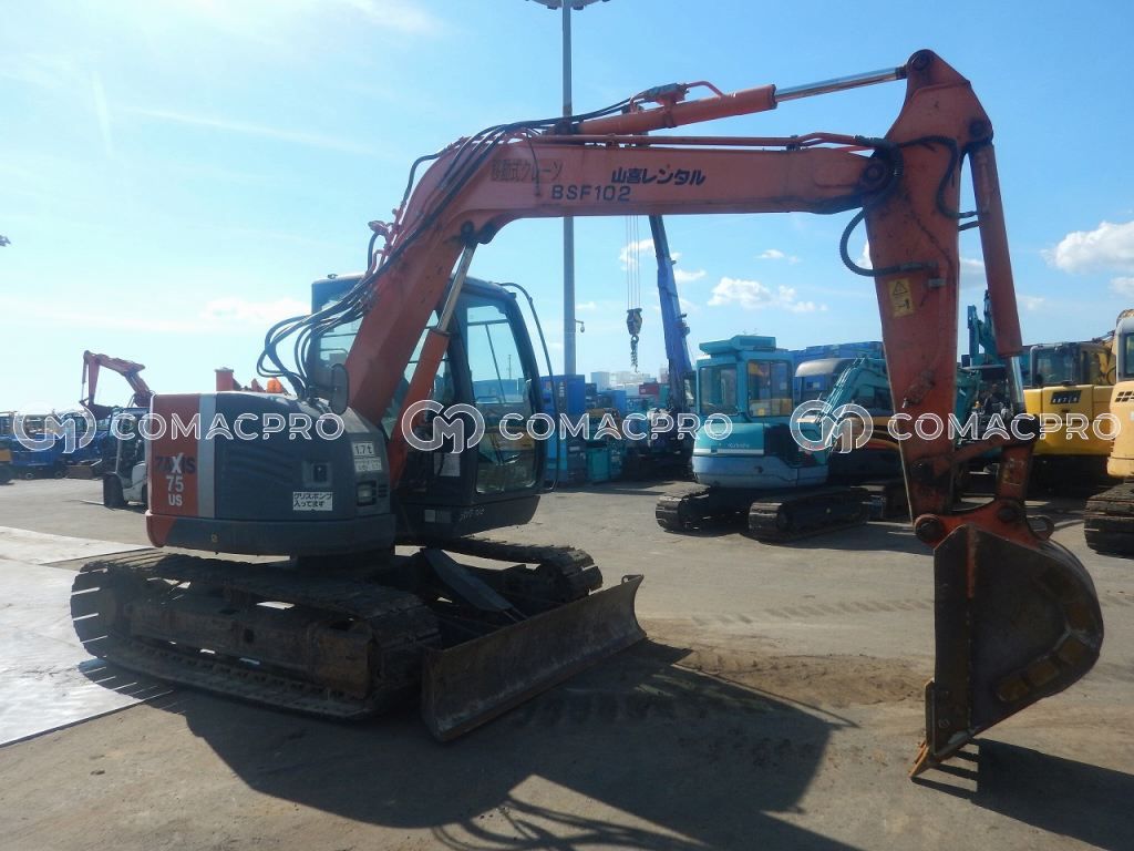 2013-年HITACHI ZX75US-3 小型挖掘机- CoMacPro