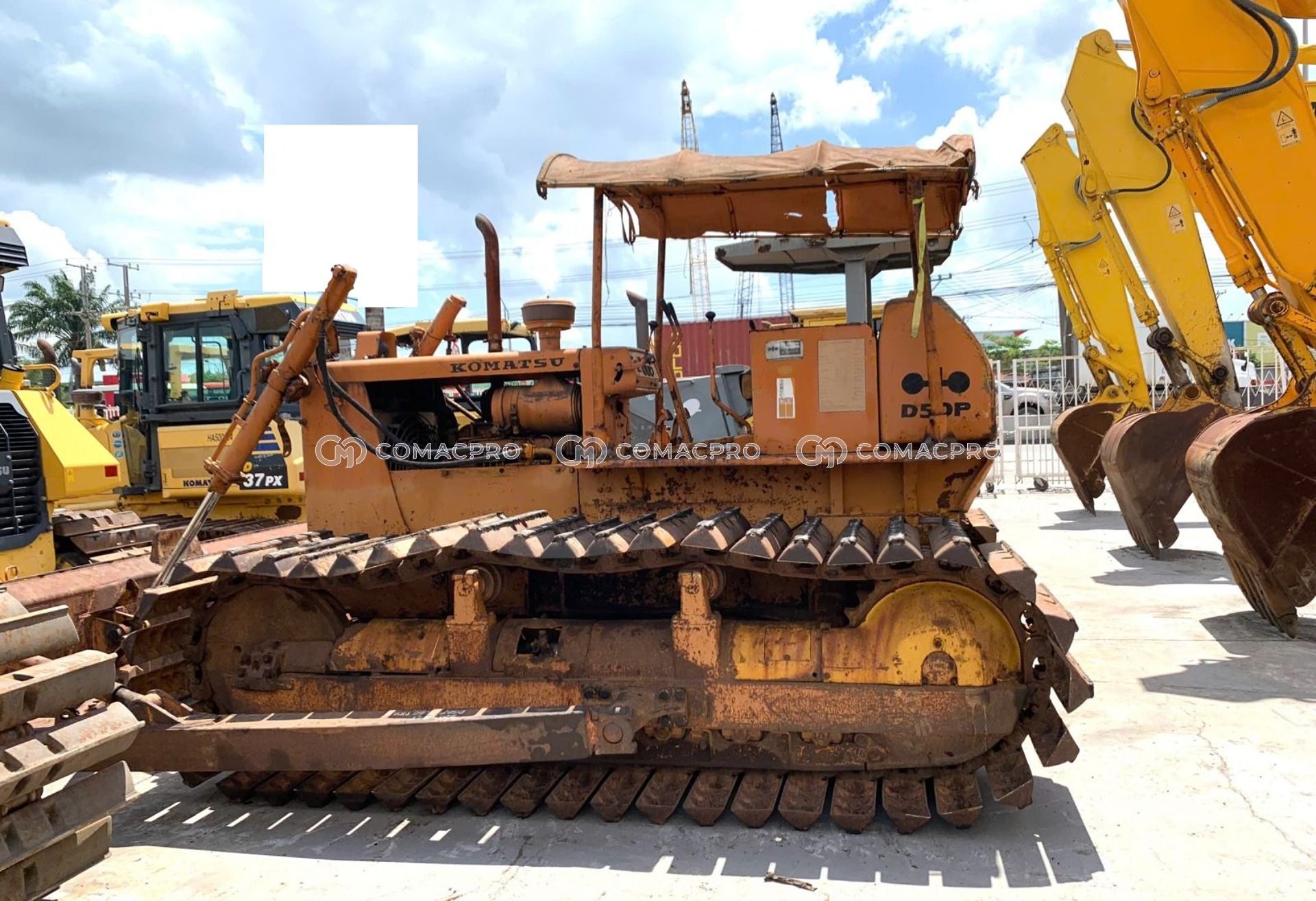 Xe ủi KOMATSU D50P-15 - 1995
