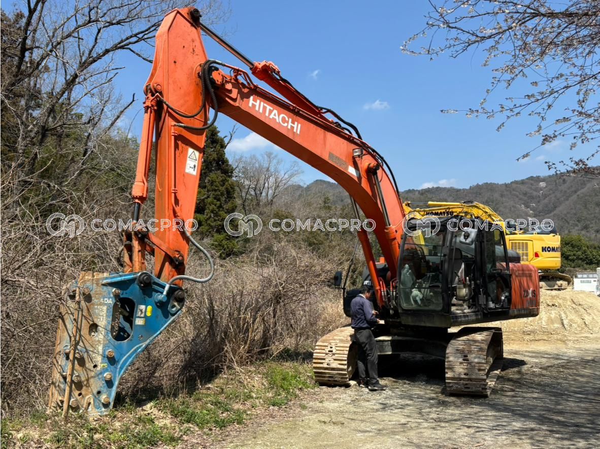 Máy xúc bánh xích HITACHI ZX200-5B - 2014