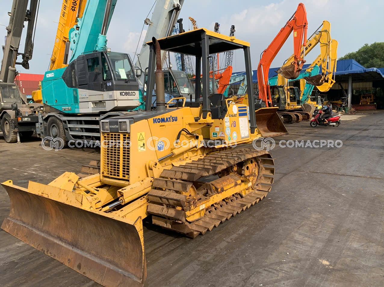 Xe ủi KOMATSU D21P-8 - 2005