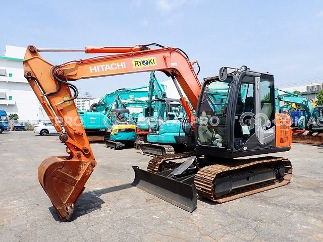 2013-年HITACHI ZX70-3 小型挖掘机- CoMacPro