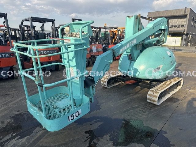 Xe nâng người NAGANO NUL070R