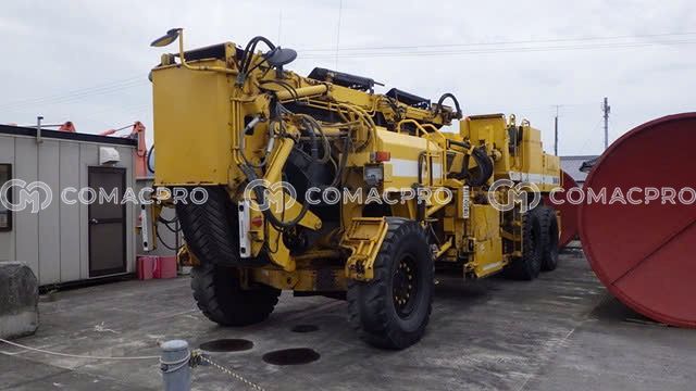 Máy cào bóc SAKAI ER550F - 2003