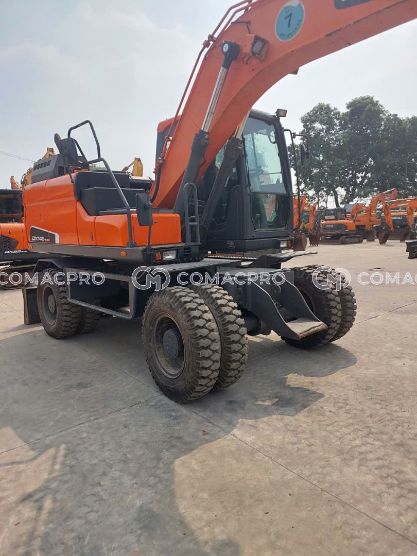 Máy xúc bánh lốp DOOSAN DX140W-5 - 2016