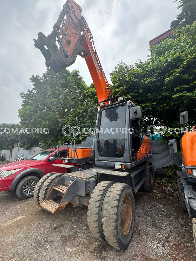 Máy xúc bánh lốp DOOSAN DX 140W-5 - 2018