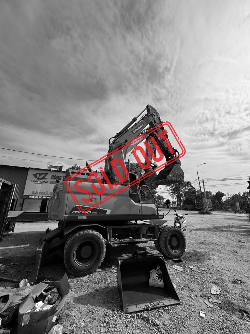 Máy xúc bánh lốp DOOSAN DX140W-5 - 2018