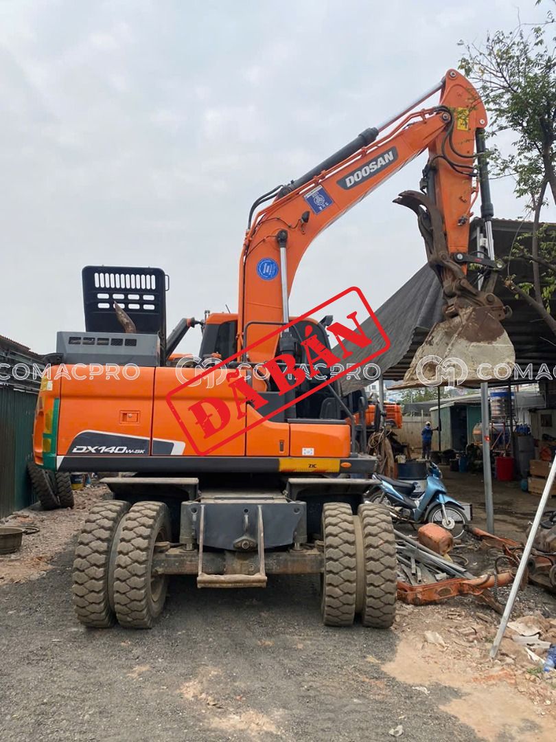 Máy xúc bánh lốp DOOSAN DX140W-5K - 2016