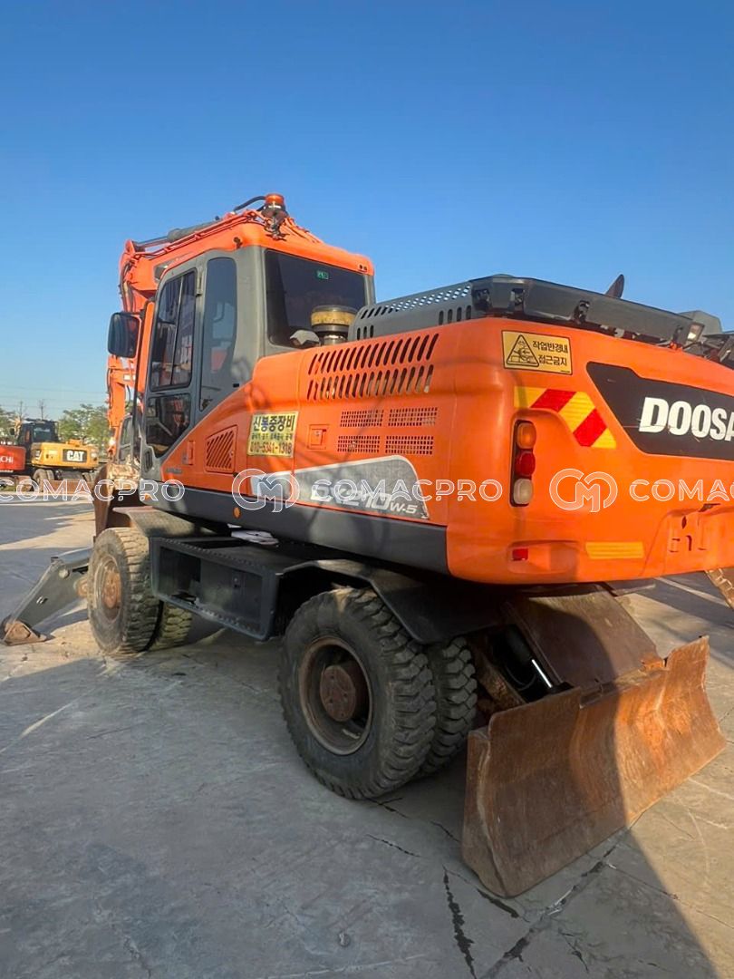 Máy xúc bánh lốp DOOSAN DX210W-5 - 2016