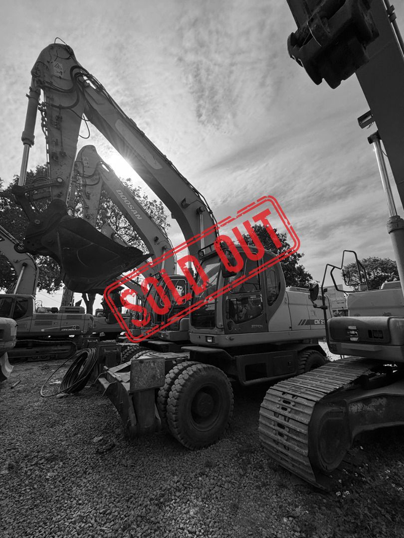 Máy xúc bánh lốp DOOSAN DX210WA - 2014