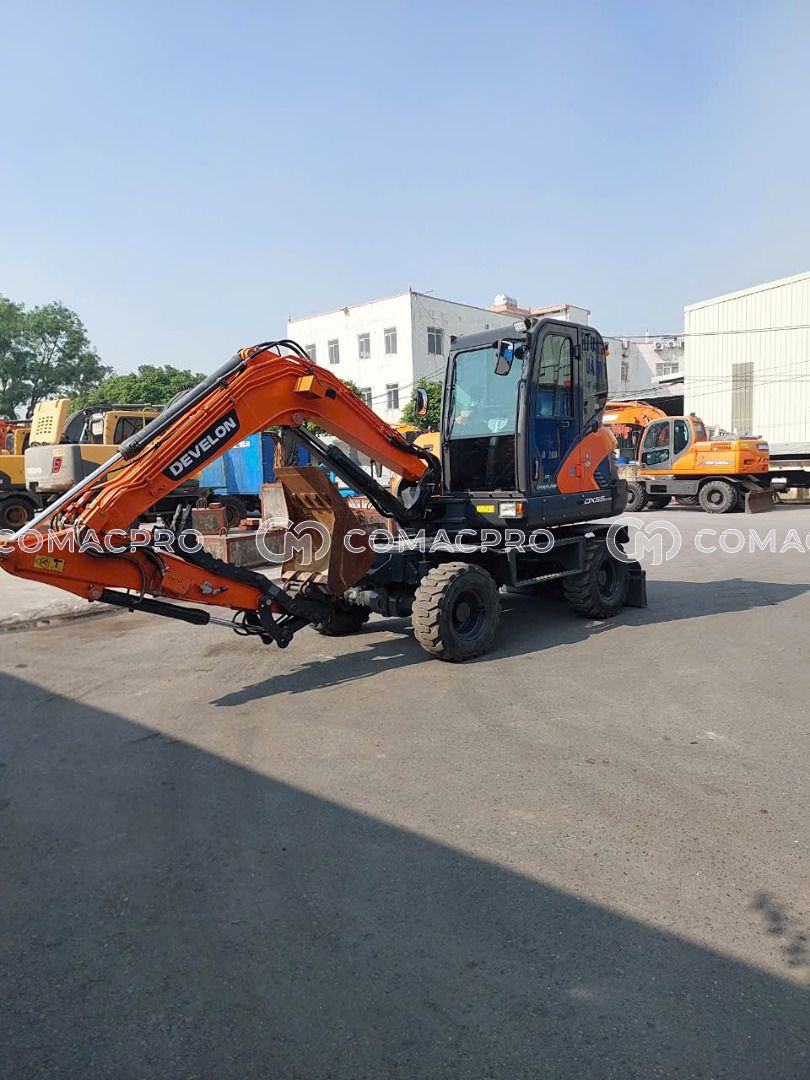 Máy xúc bánh lốp DOOSAN DX55W-5X - 2020