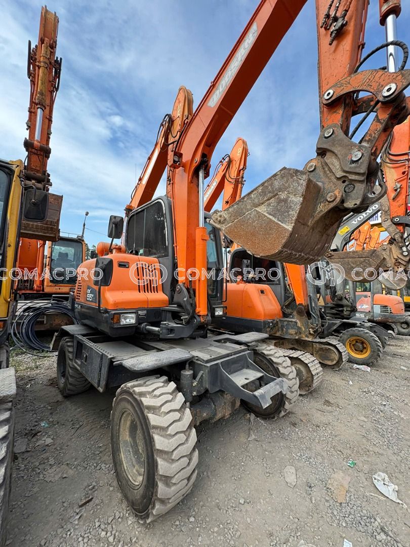 Máy xúc bánh lốp DOOSAN DX55W ACE - 2018