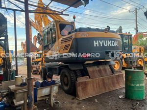 Máy xúc bánh lốp HYUNDAI ROBEX140W - 2018