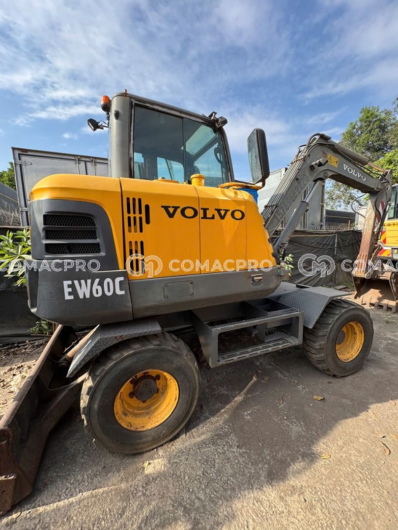 Máy xúc bánh lốp VOLVO EW60C - 2013