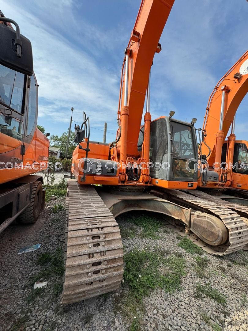 Máy xúc bánh xích DOOSAN DX300LC-3 - 2012