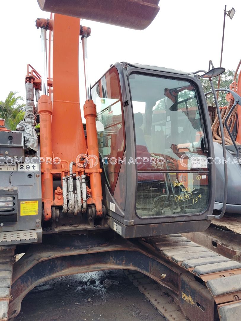 Máy xúc bánh xích HITACHI ZX135US-3 - 2011