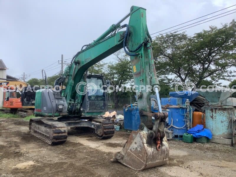 Máy xúc bánh xích Hitachi ZX135US
