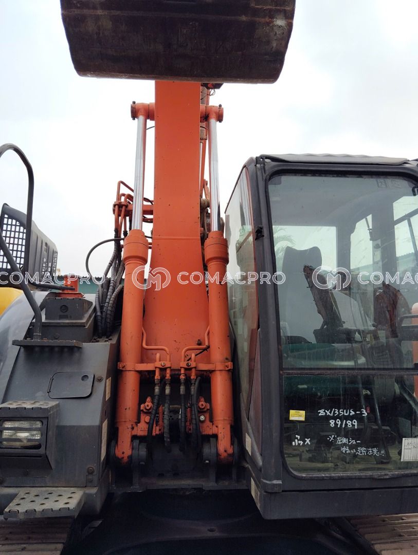 Máy xúc bánh xích HITACHI ZX135US-3 - 2012