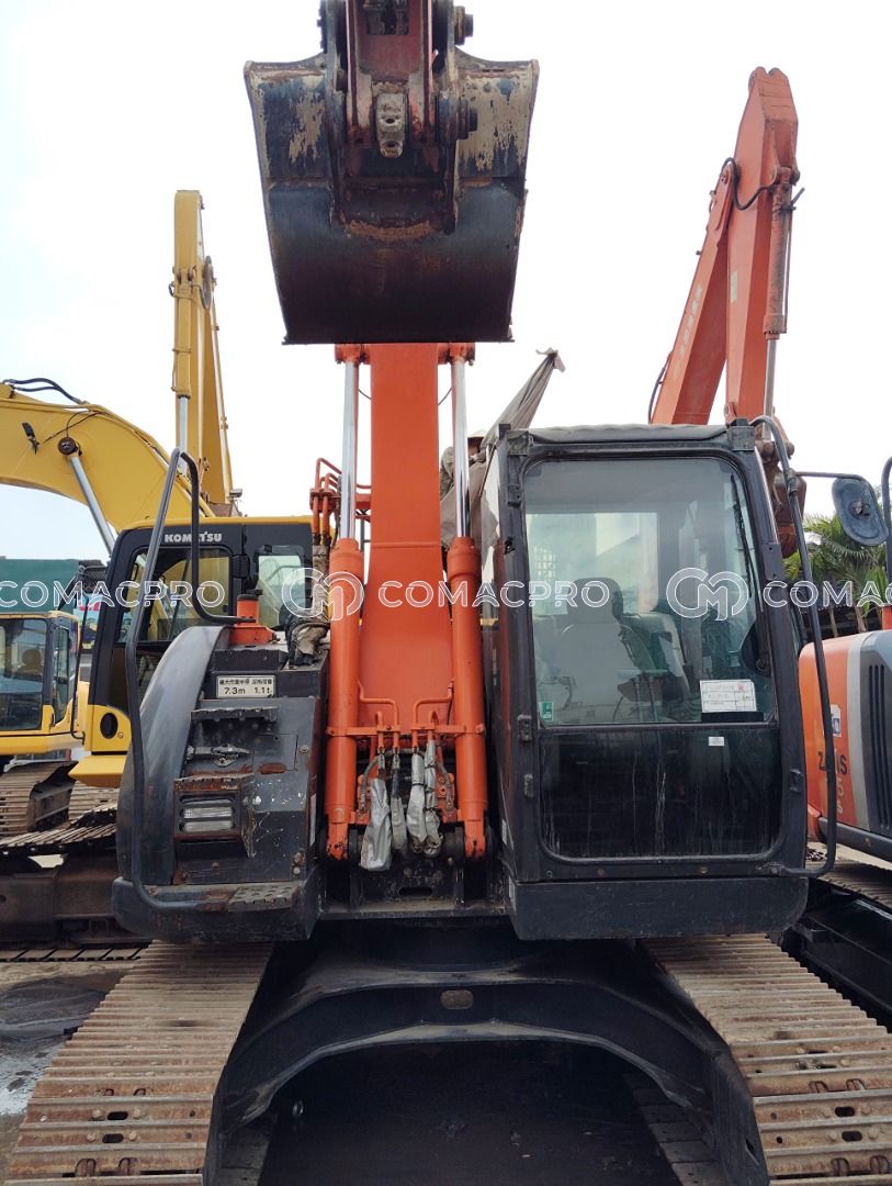 Máy xúc bánh xích HITACHI ZX135US-5B - 2014