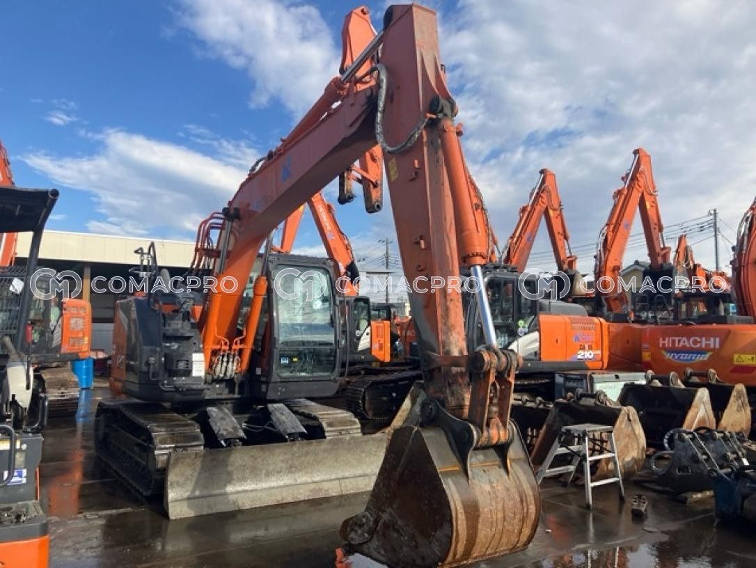 2022-年HITACHI ZX135US-7 履带式挖掘机- CoMacPro