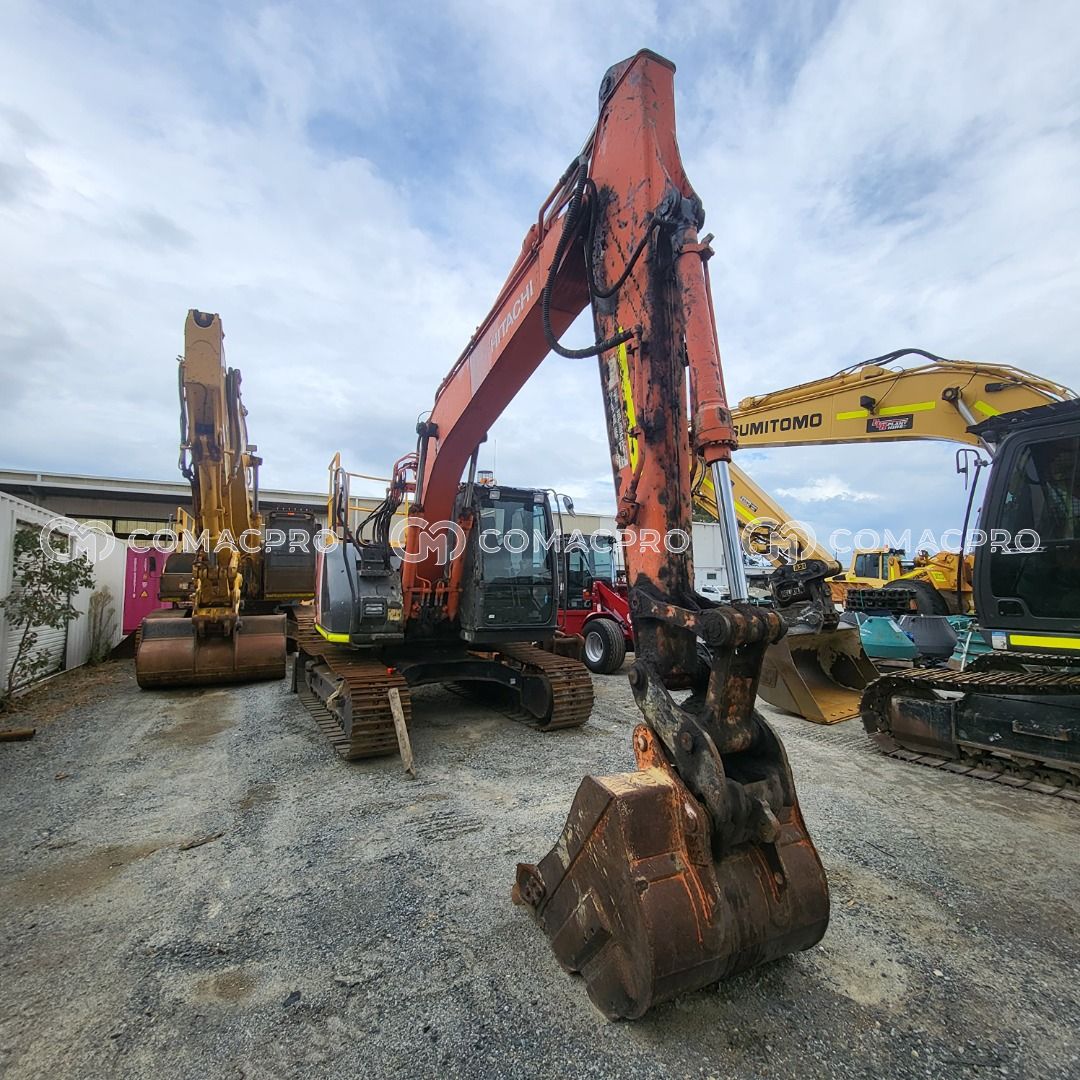 HITACHI ZX135US 履带式挖掘机- CoMacPro