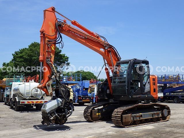 2017-年HITACHI ZX135USL-5B 履带式挖掘机- CoMacPro