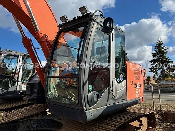 Máy xúc bánh xích HITACHI ZX225USR-3 - 2013