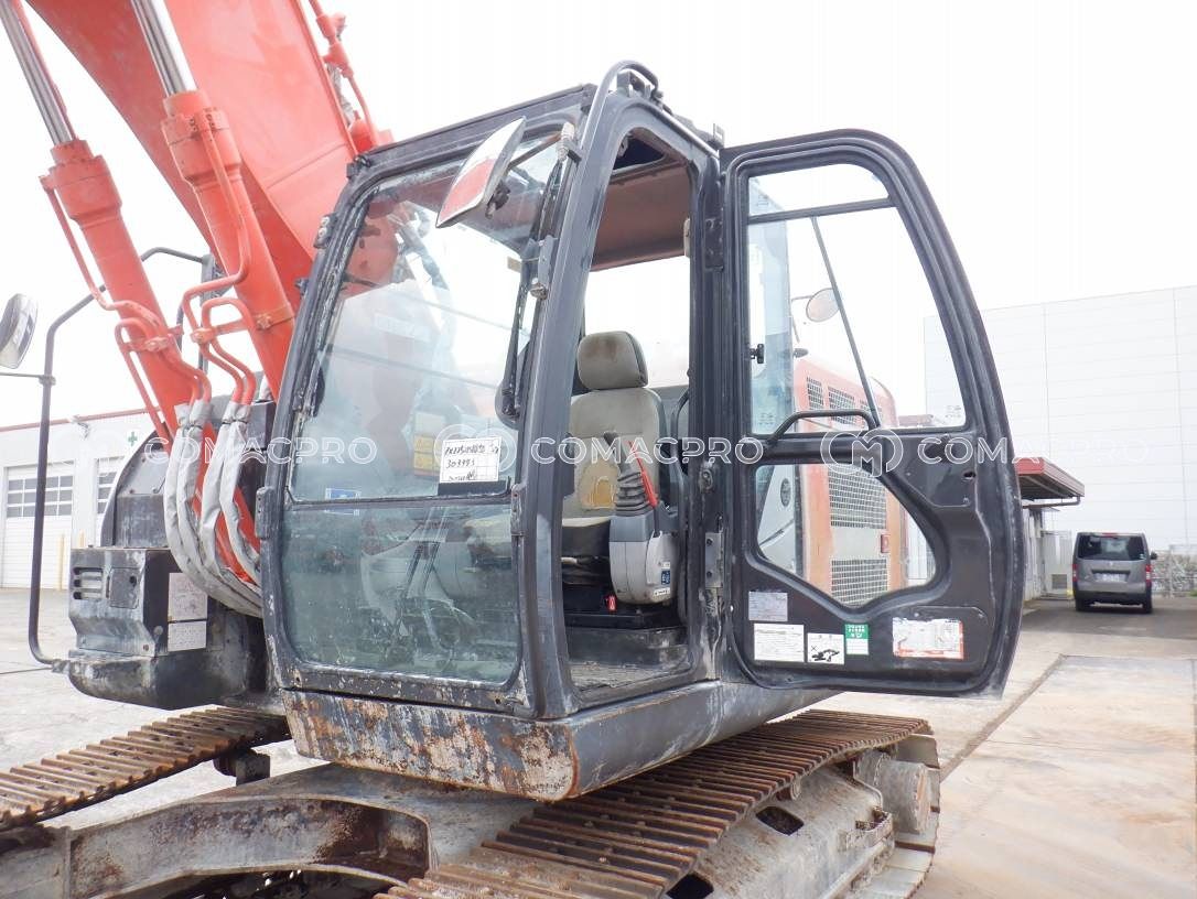 2015-年HITACHI ZX225USRK-5B 履带式挖掘机- CoMacPro