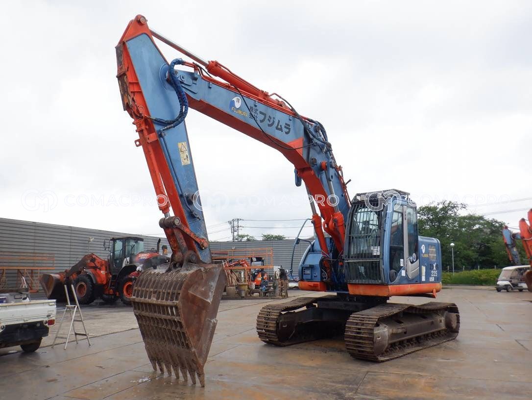 2013-年HITACHI ZX225USRLCK-3 履带式挖掘机- CoMacPro