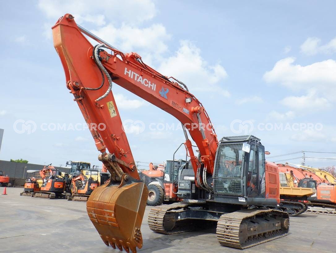 2017-年HITACHI ZX225USRLCK-5B 履带式挖掘机- CoMacPro