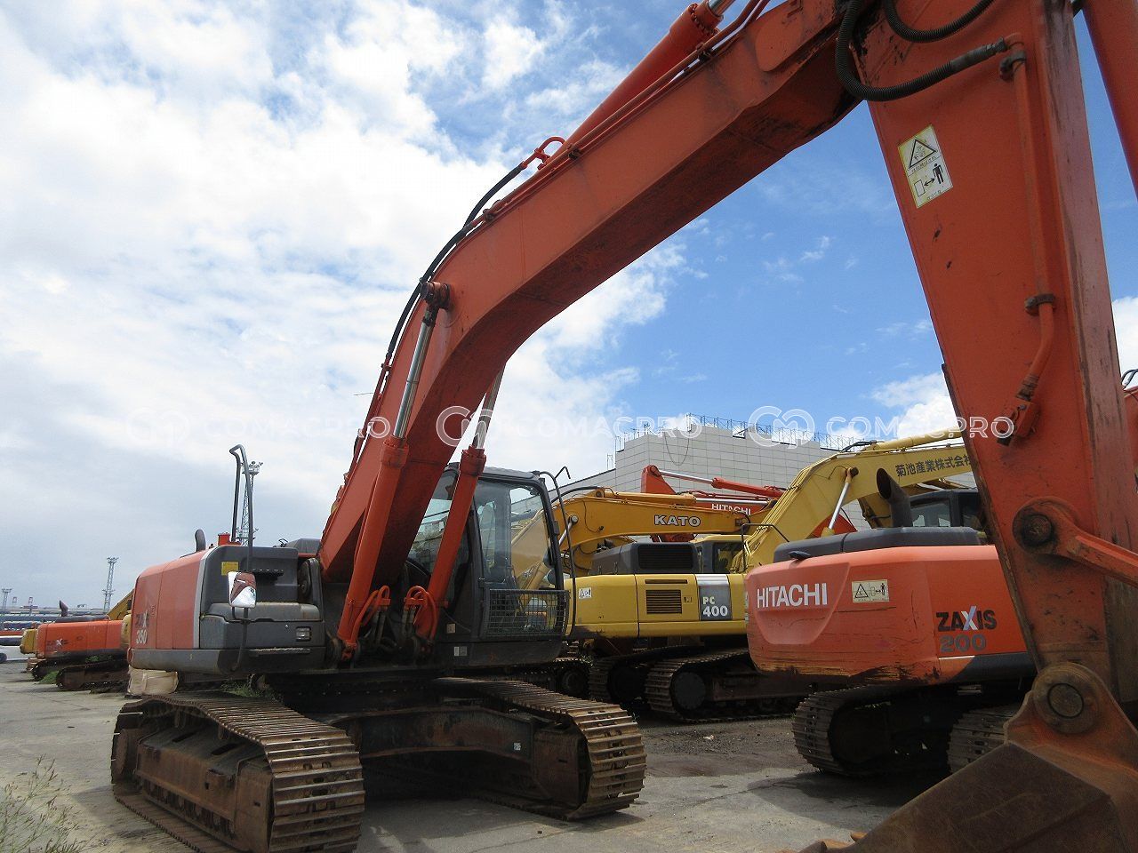 2013-年HITACHI ZX350H-3 履带式挖掘机- CoMacPro