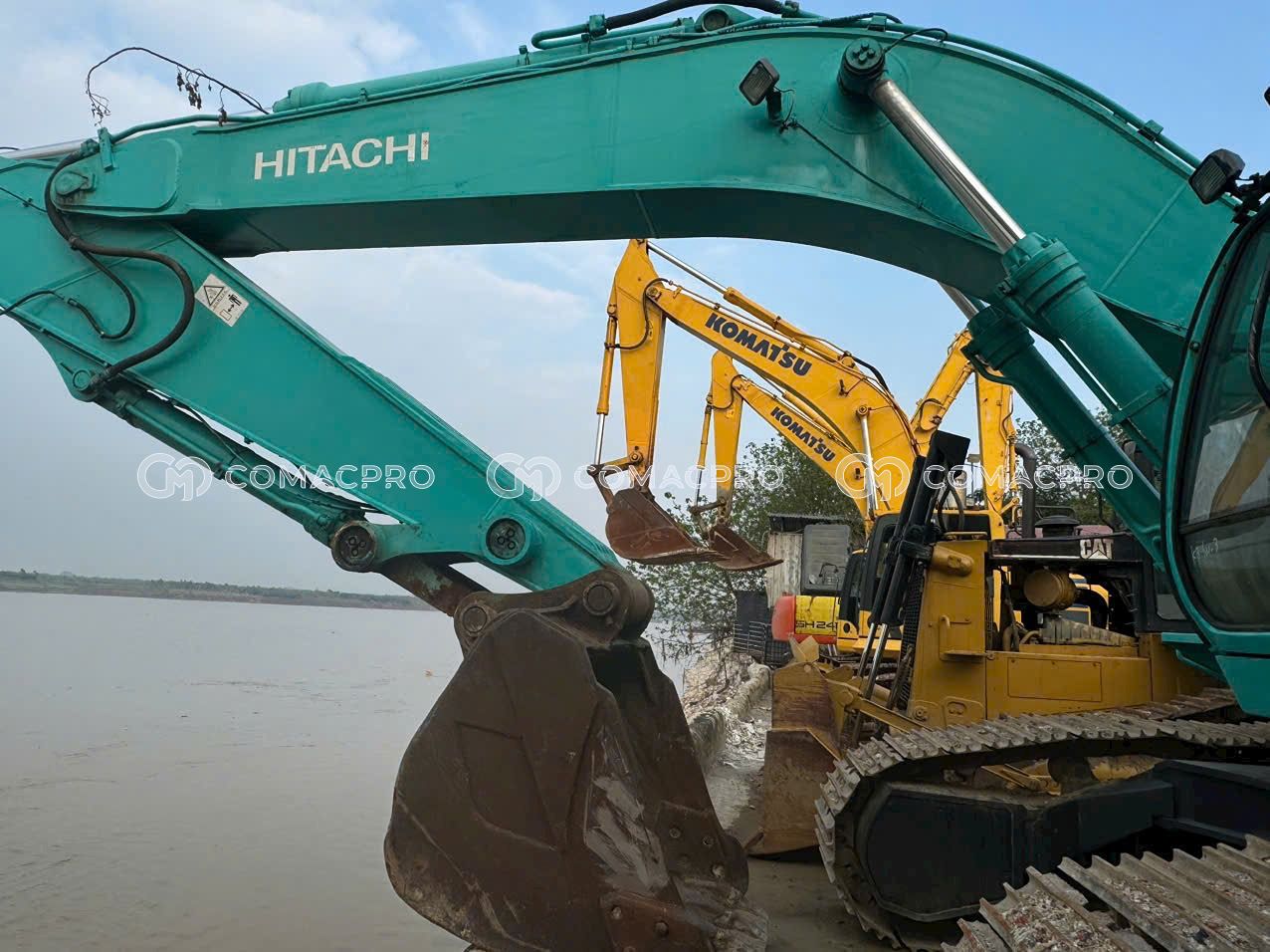 Máy xúc bánh xích HITACHI ZX450LC - 2000